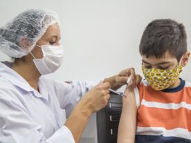 Curitiba convoca crianças sem comorbidades para vacinação contra covid