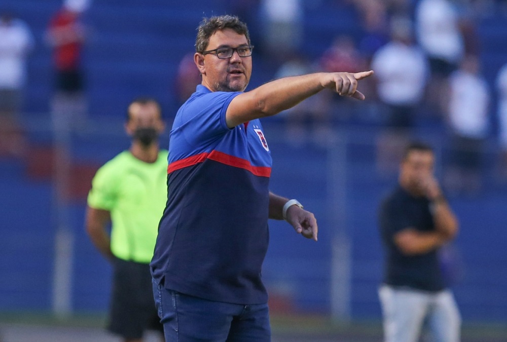 Paraná Clube: “A torcida é fundamental”, afirma técnico Jorge Ferreira