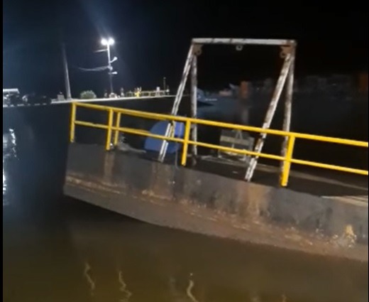 Ferry Boat em Guaratuba: flutuante afunda nesta segunda-feira (31)