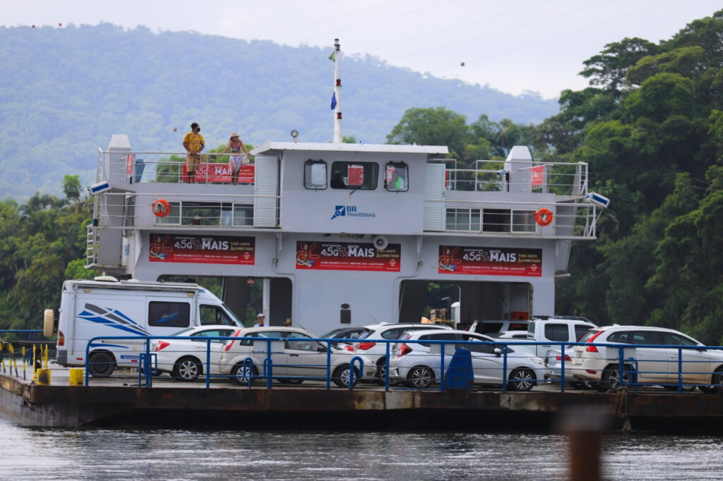Travessia do ferry-boat, em Guaratuba, terá tráfego restrito no Carnaval