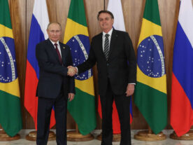 Bolsonaro diz que conversou com Putin e defende neutralidade