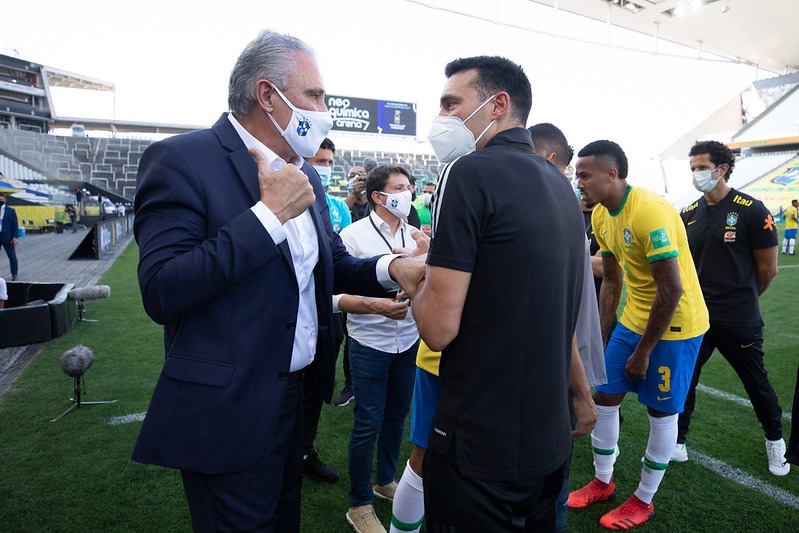 Fifa anuncia Brasil x Argentina para nova data e pune CBF e AFA