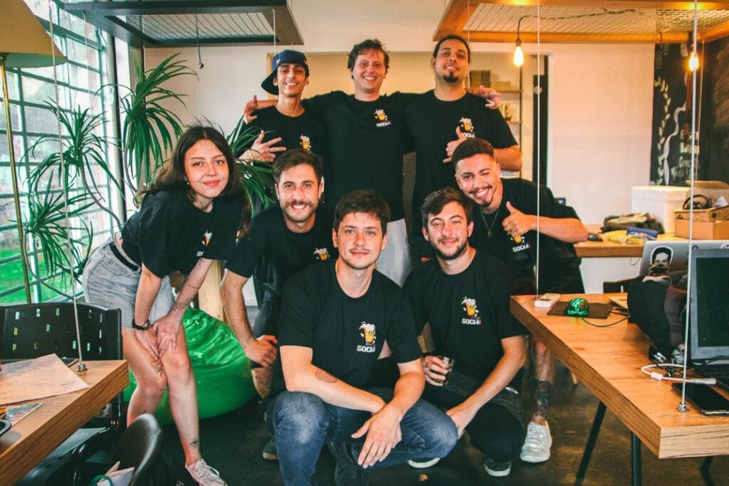 Startup cria plataforma que indica bares e “rolês” em Curitiba