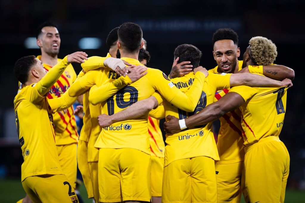 Barcelona vence o Napoli e avança para as oitavas da Liga Europa