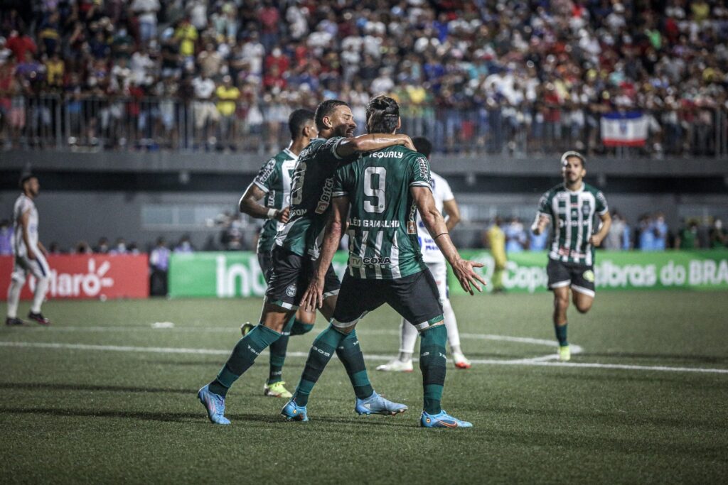 Coritiba vence Bahia de Feira e avança na Copa do Brasil