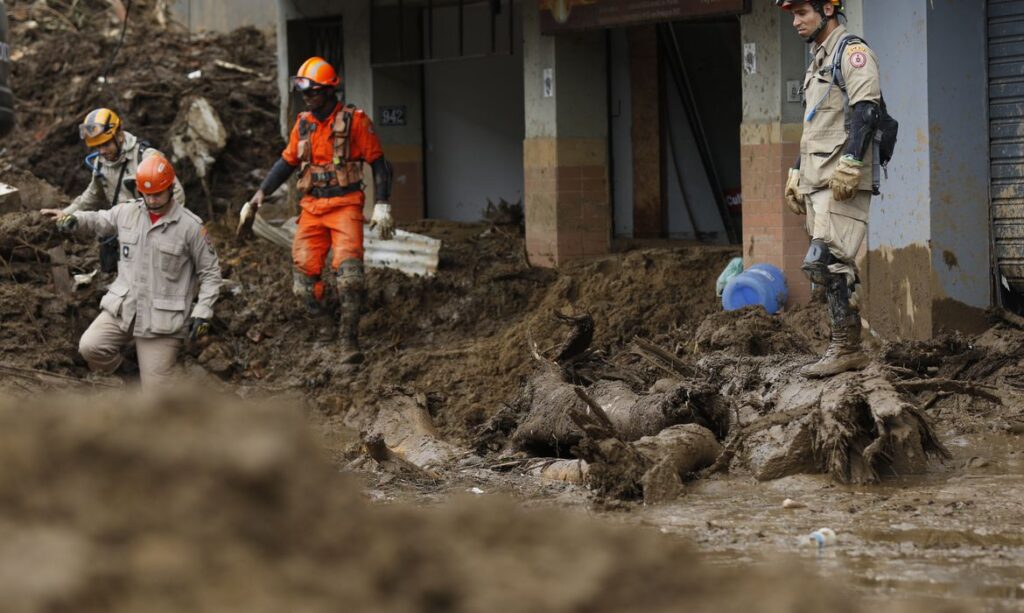 Petrópolis: número de mortos na tragédia sobe para 208
