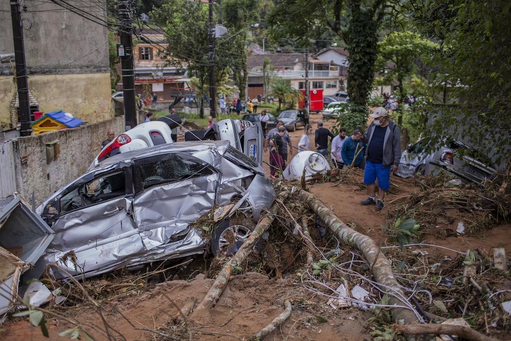 Fortes chuvas matam ao menos 58 pessoas em Petrópolis (RJ)