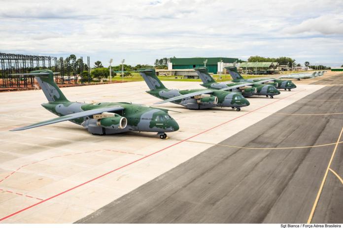 FAB disponibiliza aviões para transporte de brasileiros que deixaram a Ucrânia