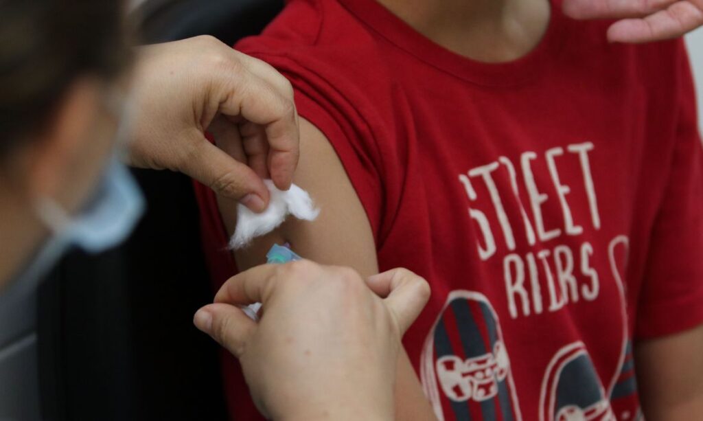 Curitiba terá repescagem da vacinação para crianças na sexta