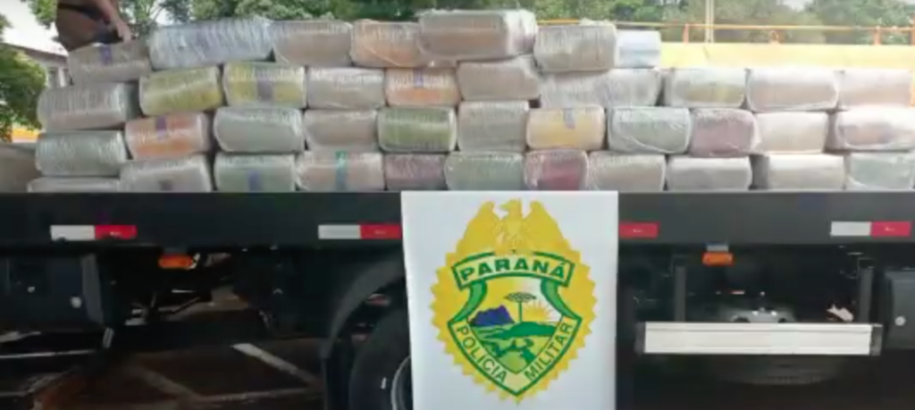 Polícia apreende duas toneladas de maconha em trator, em Toledo