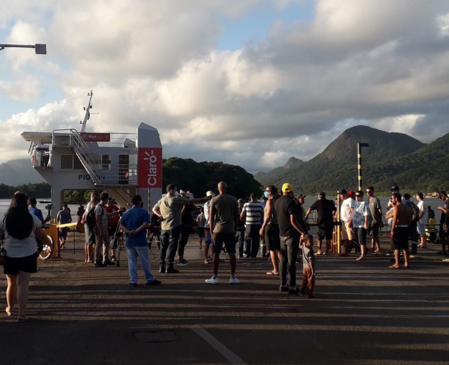 Funcionários fazem nova greve no ferry boat de Guaratuba