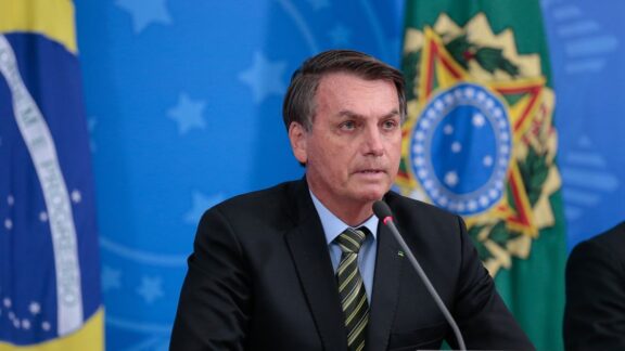 Querem quebrar o Brasil, diz Bolsonaro sobre revisão da vida toda do INSS