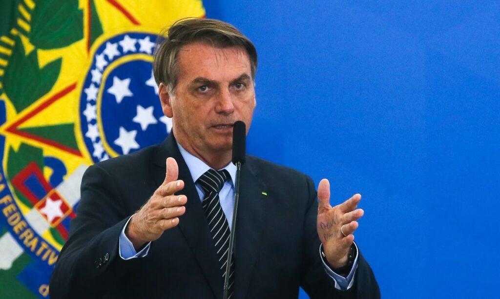 Bosonaro quer intervir na Petrobras e há resistência