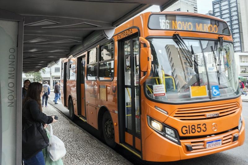 Curitiba terá pagamento com cartão de débito e crédito nos ônibus