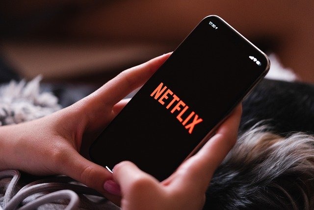 Netflix suspende serviços na Rússia em meio à guerra com a Ucrânia