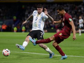 Di María faz golaço, Messi empolga e Argentina bate Venezuela em despedida