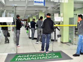 Paraná tem 11,6 mil vagas com carteira assinada abertas