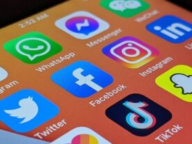 Rússia bane Facebook e Instagram depois de enquadrar plataformas como extremistas