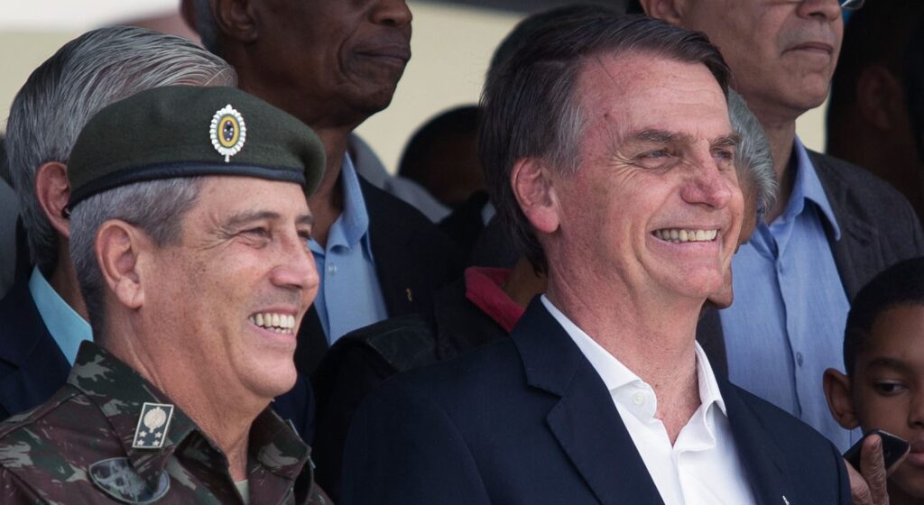 Braga Netto se filia ao PL com expectativa de ser vice de Bolsonaro