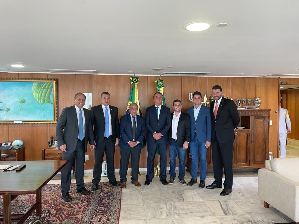 Novos integrantes do PP visitam Bolsonaro