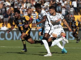 Corinthians vence Novorizontino e segue na briga pela segunda melhor campanha
