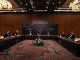 Rússia e Ucrânia se reúnem para negociações na Turquia, mas bombardeios persistem