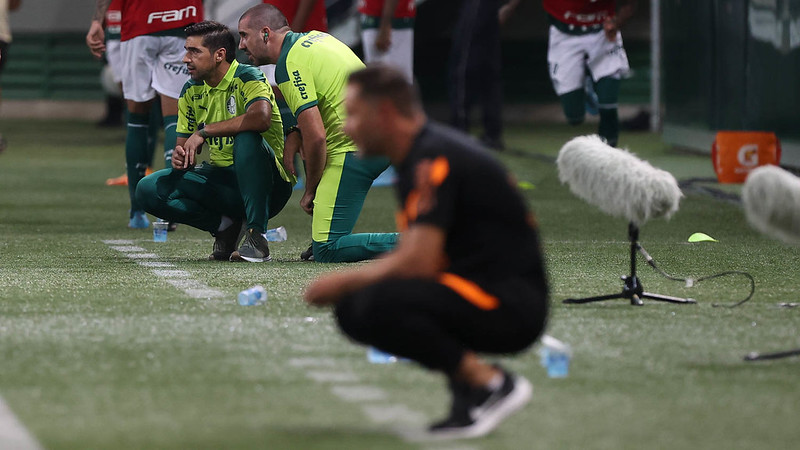 Palmeiras bate Corinthians em primeiro dérbi de técnicos portugueses