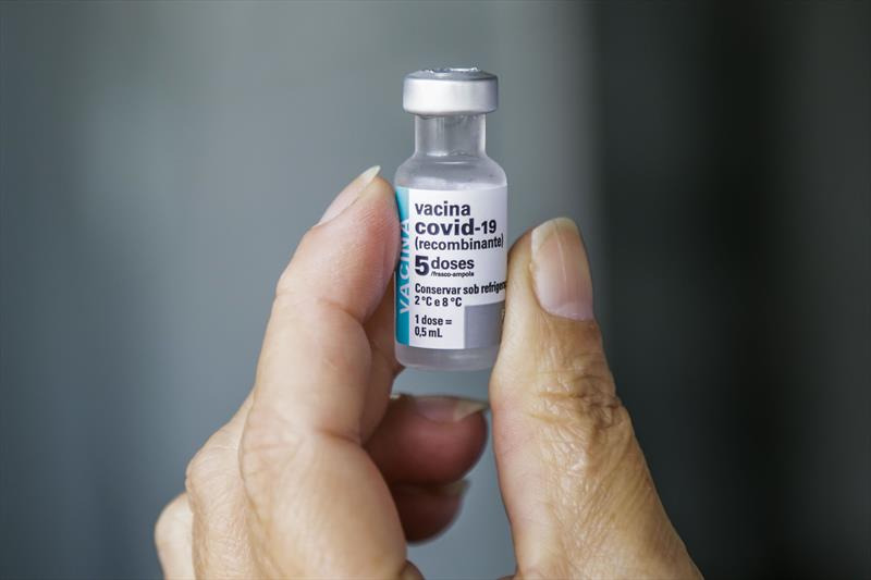Paraná recebe 59,7 mil vacinas contra a Covid-19 nesta quarta