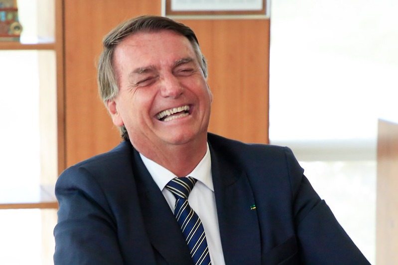 Bolsonaro se diz orgulhoso e feliz com indulto dado a Daniel Silveira