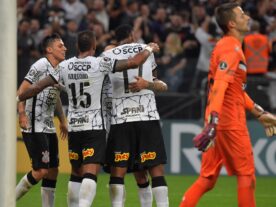 Corinthians vence Deportivo Cáli e embola grupo na Libertadores