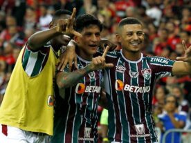 Fluminense segura Flamengo e é campeão carioca após dez anos