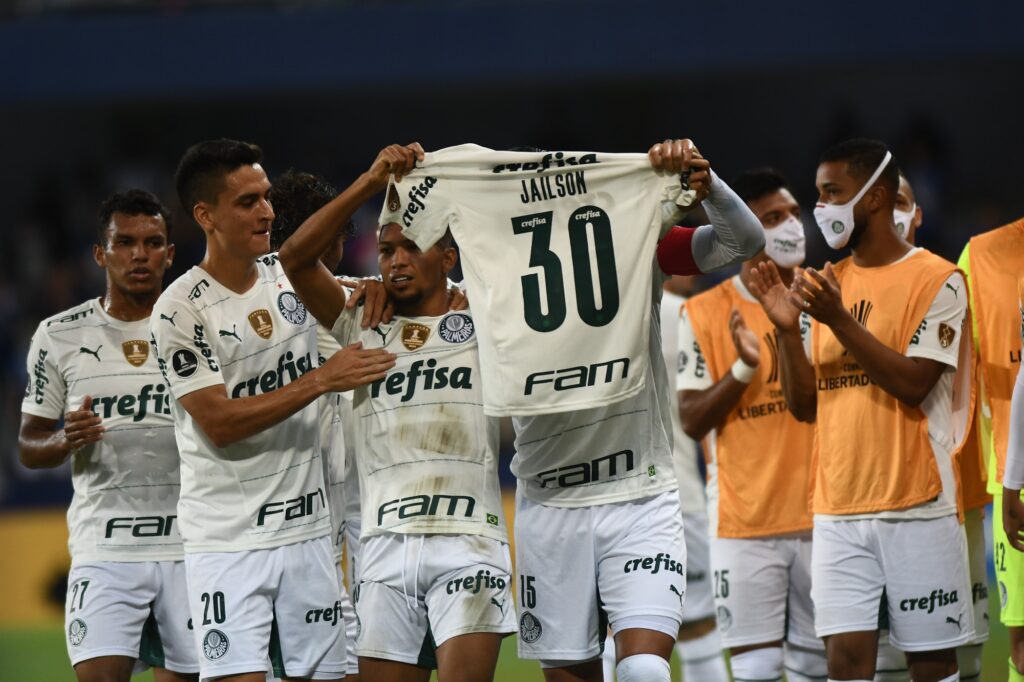 Palmeiras vence Emelec e mantém 100% na Libertadores