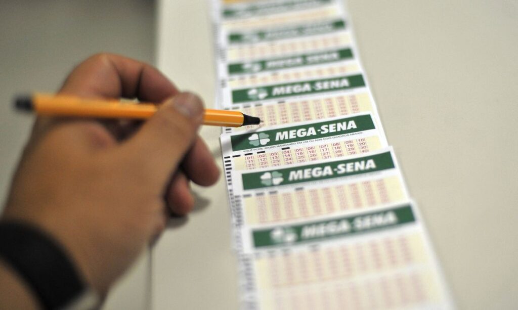 Mega-Sena: concurso 2486 pode pagar R$ 120 milhões; veja números