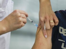 Saúde convoca 10,8 mil pessoas para vacinação contra a Covid-19 em Curitiba