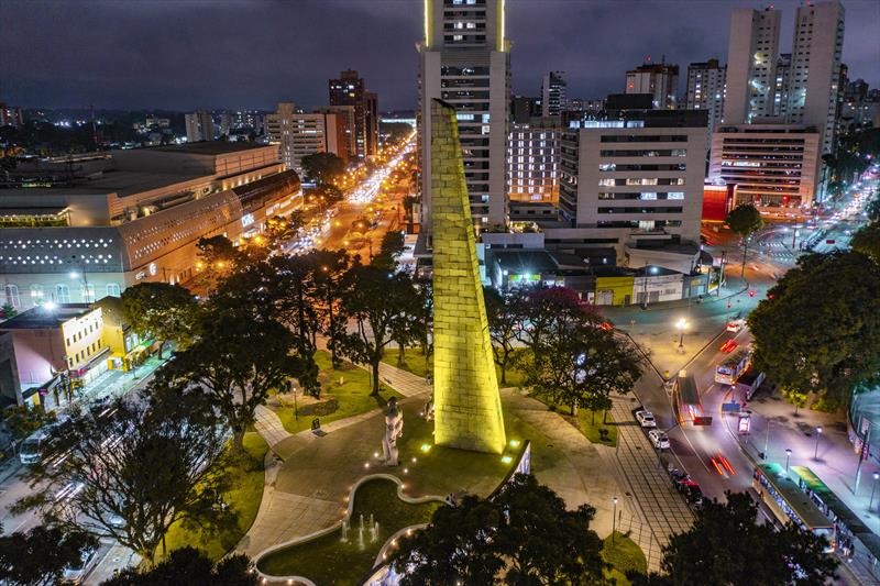 Maio Amarelo: Curitiba terá praças e monumentos iluminados