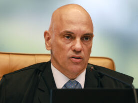 Moraes se declara impedido para votar habeas corpus de Allan dos Santos