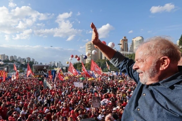 Lula lança candidatura sem Alckmin, que está com Covid-19
