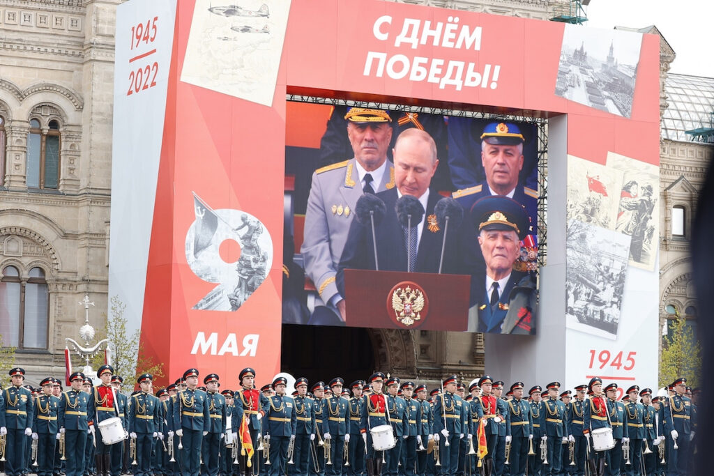 Putin evita escalada na Guerra da Ucrânia durante parada militar