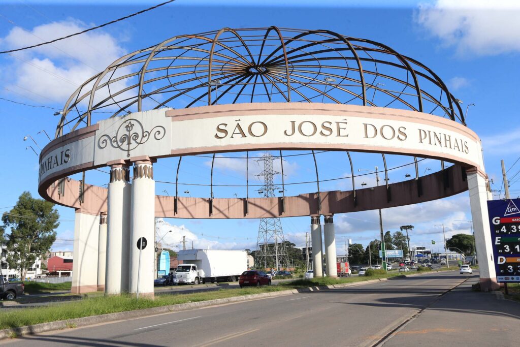 Electrolux investe R$ 700 mi em nova fábrica e movimenta geração de empregos no Paraná