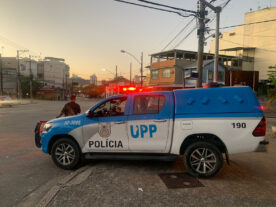 Operação na Vila Cruzeiro: moradores relatam morte a facadas e casas invadidas por PMs