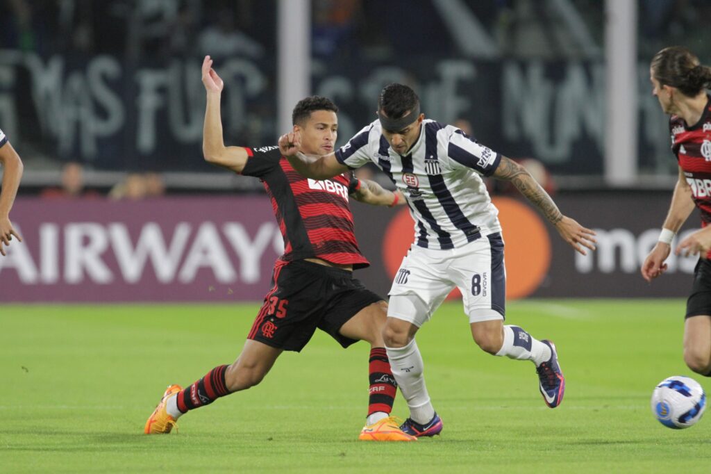 Flamengo empata com Talleres e mantém invencibilidade na Libertadores
