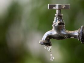 Obra afeta abastecimento de água em bairros de Curitiba e SJP