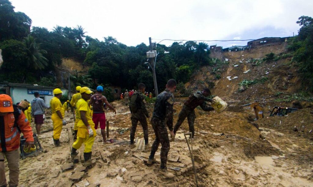 Pernambuco: vítimas de enchentes receberão auxílio emergencial de R$ 1,5 mil