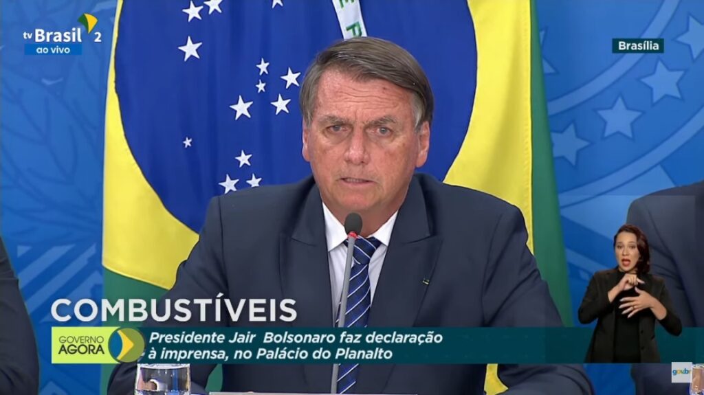 Bolsonaro propõe compensar estados após reduzir ICMS