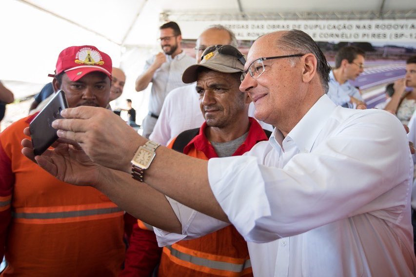 Alckmin se reúne com petroleiros e trata de risco de falta de diesel no Brasil