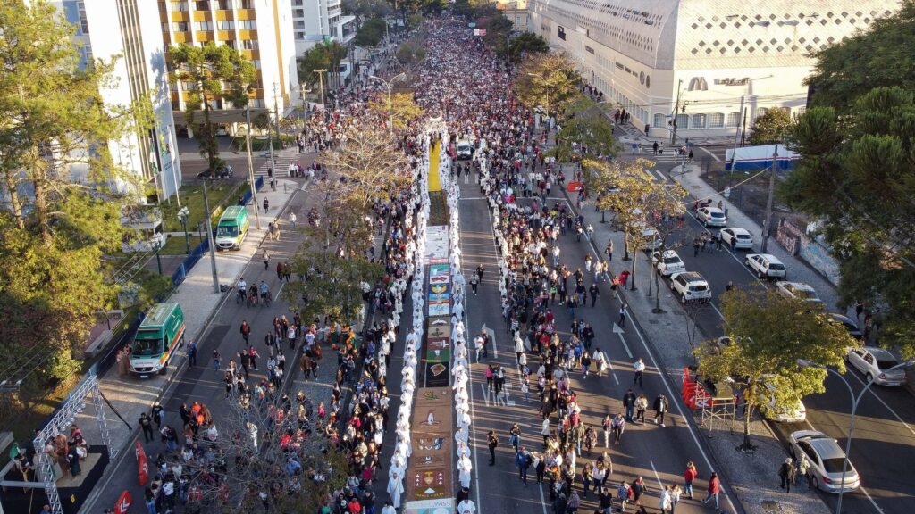 Corpus Christi: Feriado reúne cerca de 90 mil pessoas em Curitiba