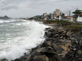 Marinha emite alerta de ventos fortes para o Litoral do estado