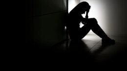 Depressão se constrói lentamente entre o passado e presente, diz psiquiatra