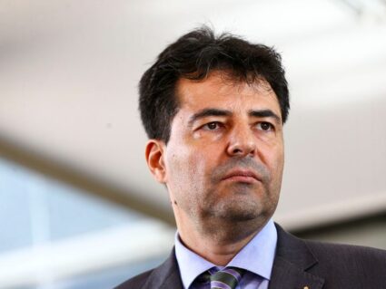 Ministro de Minas e Energia volta a defender privatização da Petrobras