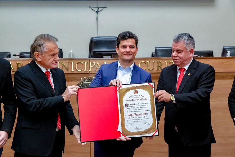 Sergio Moro recebe título de cidadão honorário de Curitiba